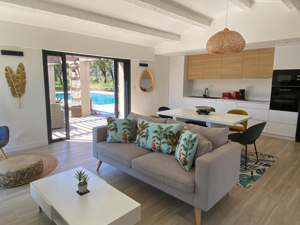 Magnifique Villa Avec Piscine Au Coeur Des Vignes コゴラン エクステリア 写真
