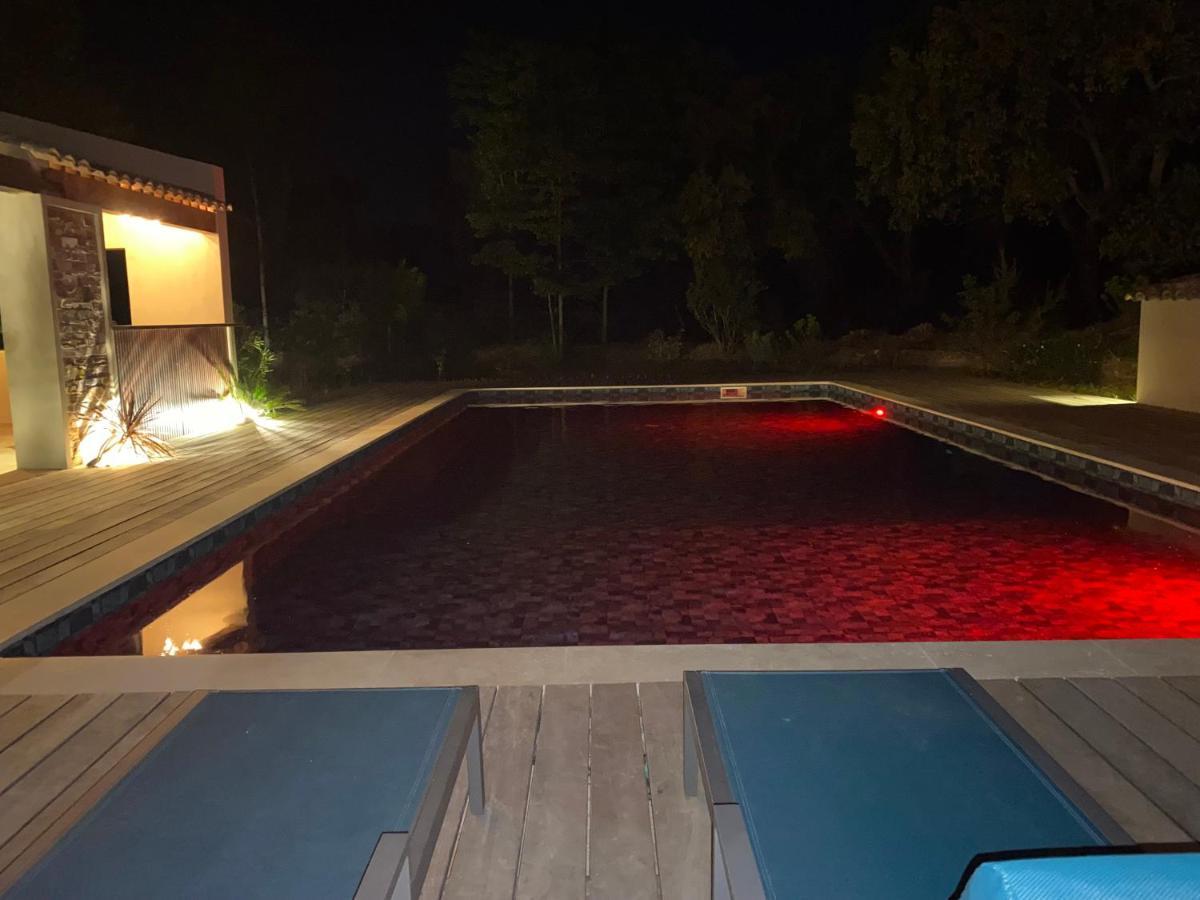 Magnifique Villa Avec Piscine Au Coeur Des Vignes コゴラン エクステリア 写真